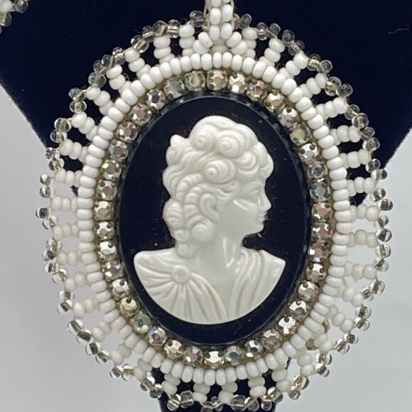 Vintage Seed Bead Cameo Set Necklace Earrings NEEDS REPAIR beautiful Unique - Picture 5 of 12